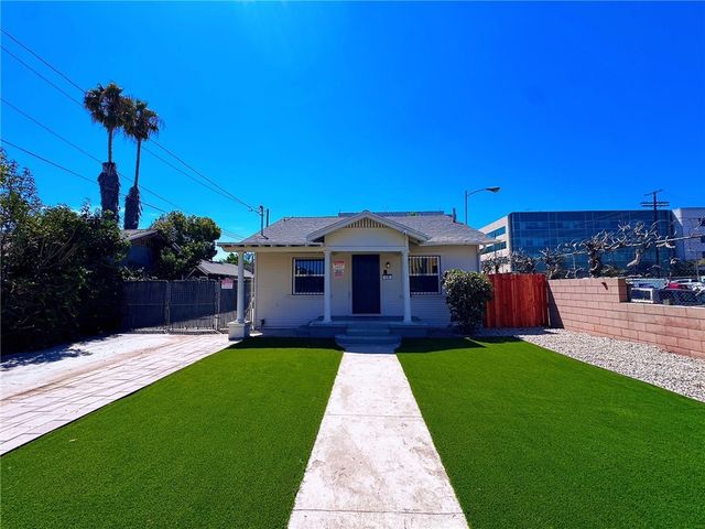 938 W 82nd Street, Los Angeles