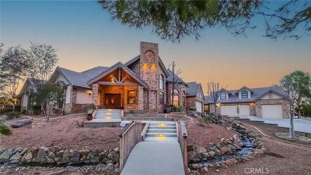 3249 Camino Hermanos, Lancaster