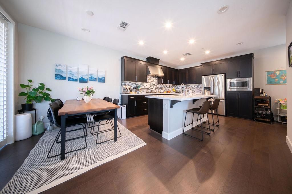 3875 Parasol, Fremont