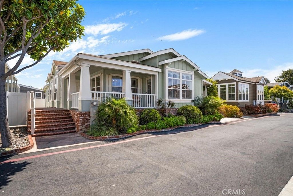 16422 Poipu Ln, Huntington Beach