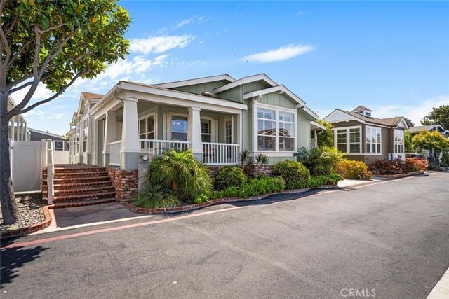 16422 Poipu Ln, Huntington Beach