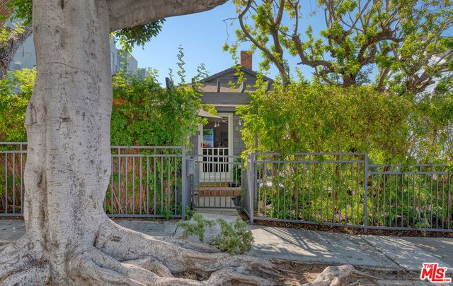 1014 Pier Avenue, Santa Monica