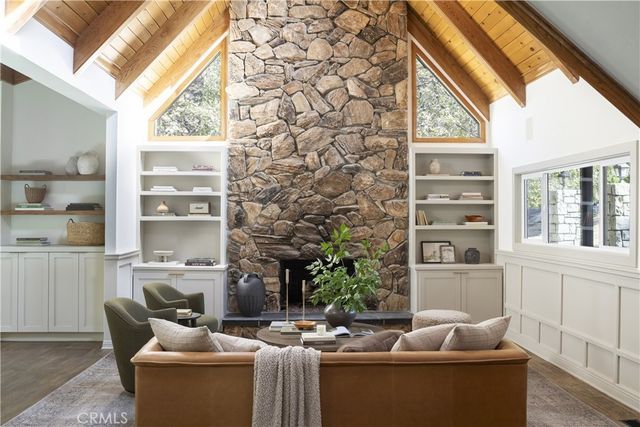 995 Tirol Lane, Lake Arrowhead