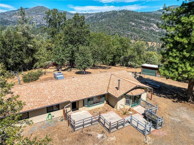 43696 Whispering Pines Drive, Oakhurst