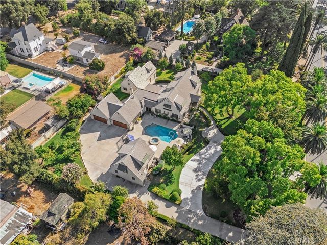 731 W Highland Avenue, Redlands