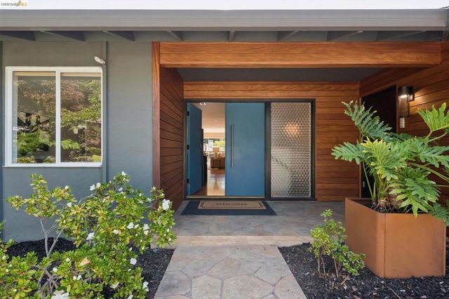 22 Littlewood Drive, Piedmont