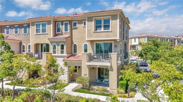 101 Alder Ridge, Lake Forest