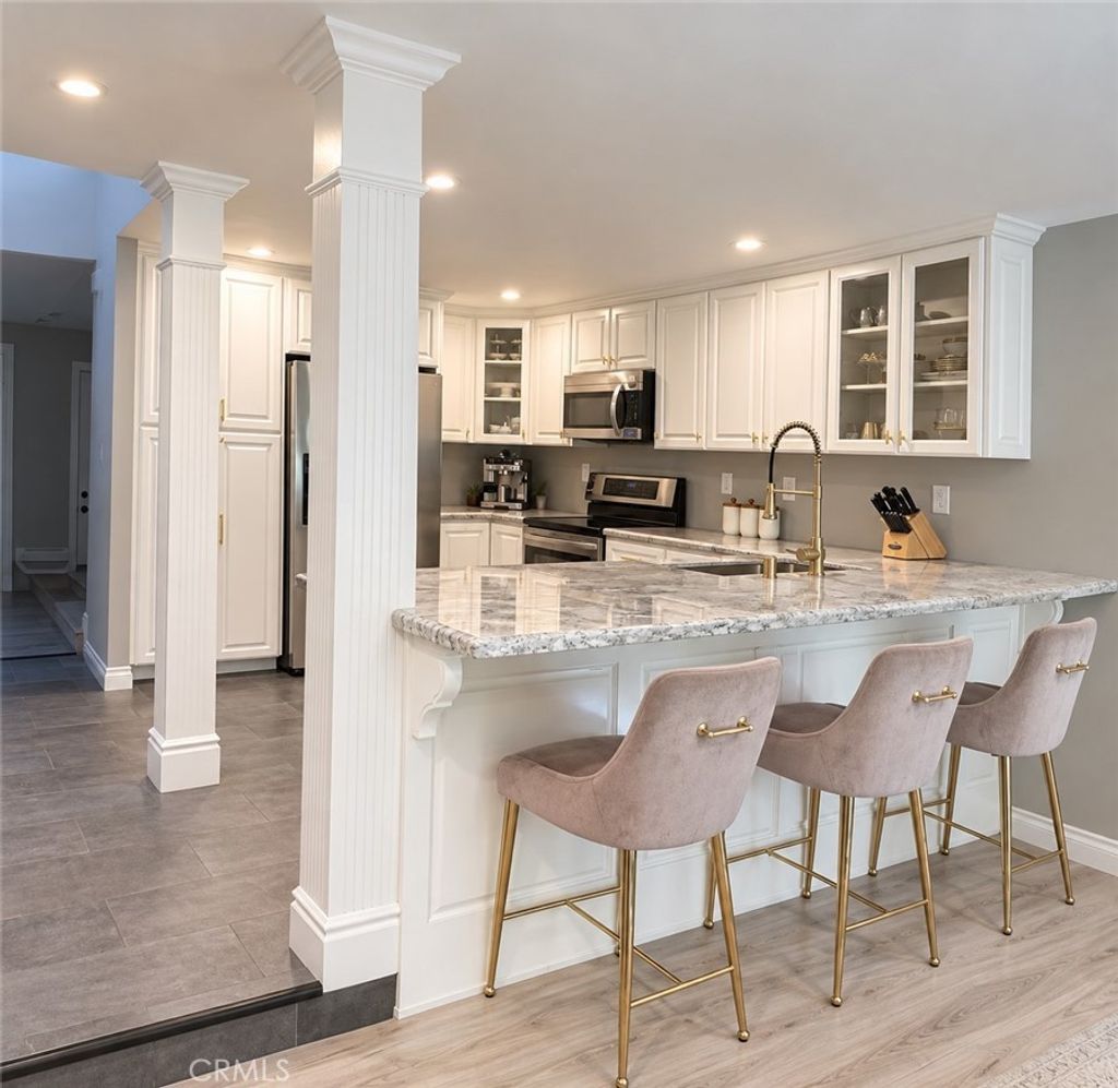 10151 Larwin # 3, Chatsworth