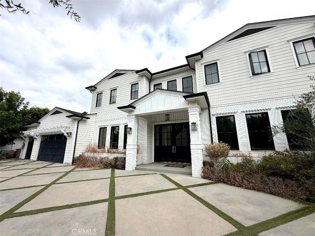 17405 Cumpston, Encino