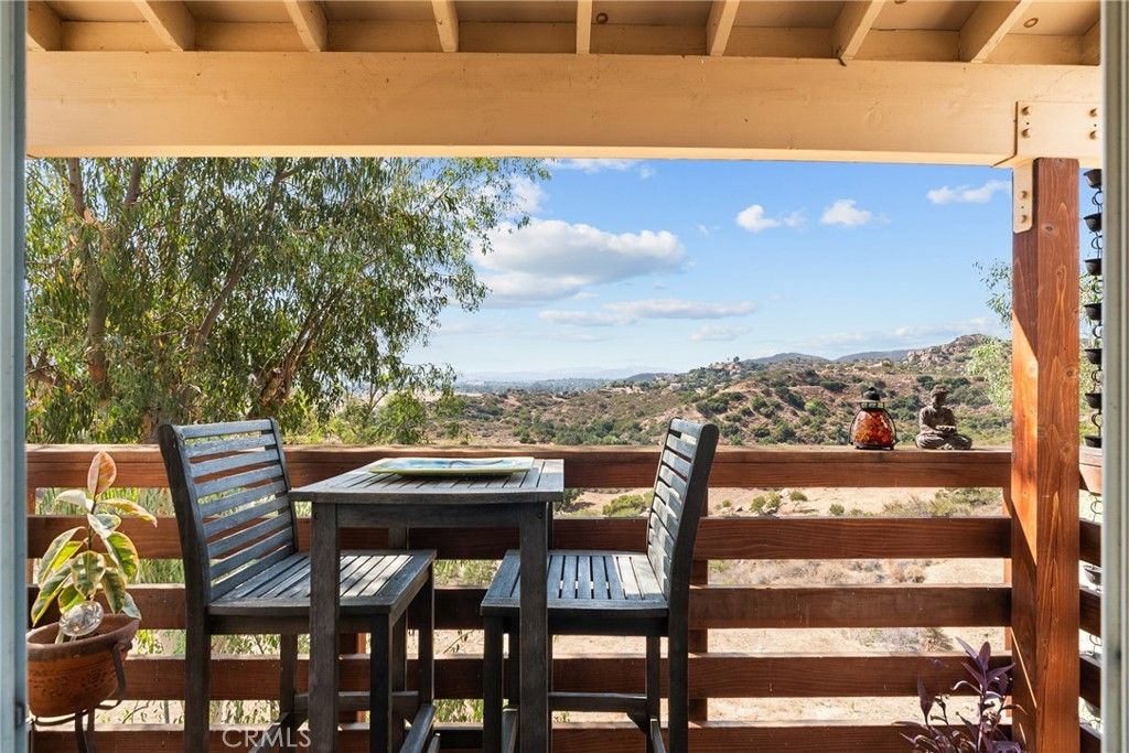 23834 Box Canyon Rd, West Hills