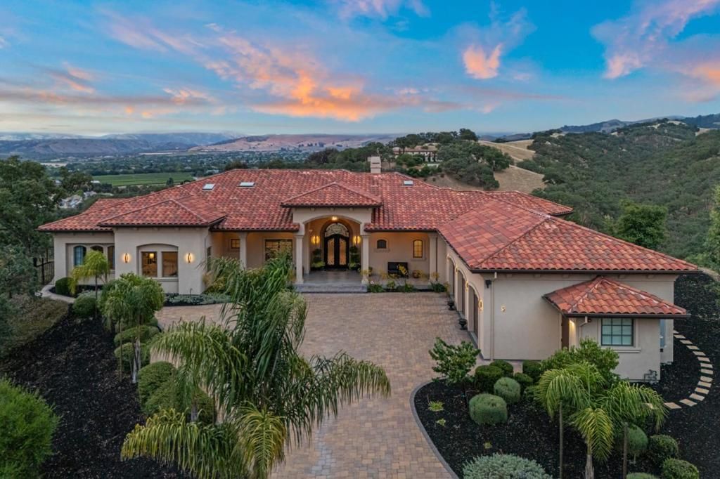 5 Winding Oaks Drive, Pleasanton