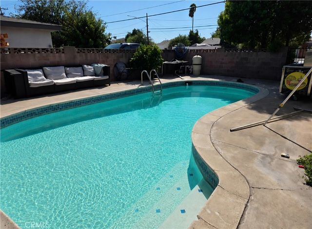 1420 N Rancho Avenue, Colton