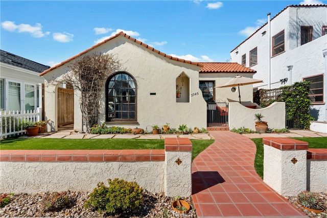 5945 East The Toledo, Long Beach