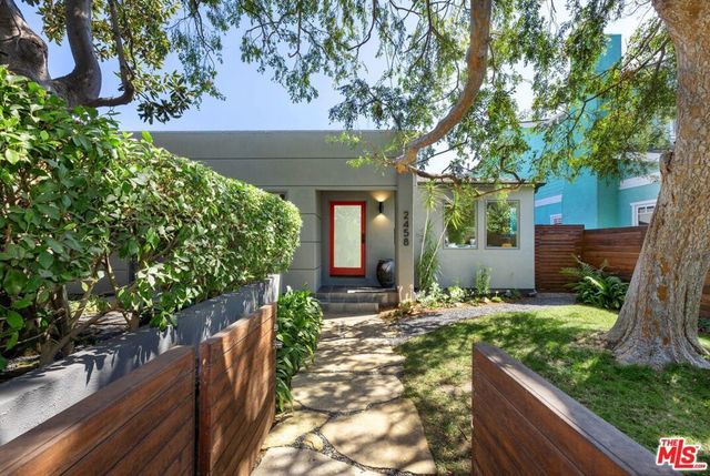 2458 Walnut Avenue, Venice