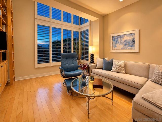 5482 La Jolla # L103, La Jolla