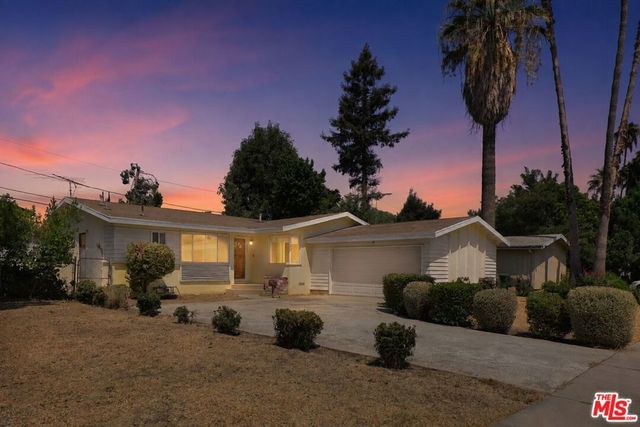 6437 Penfield Avenue, Los Angeles