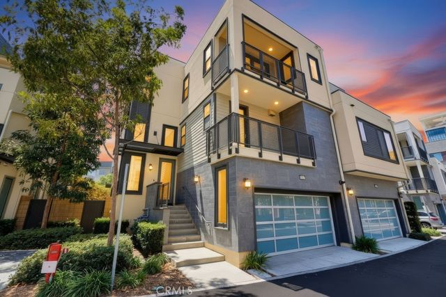 162 Bowery, Irvine