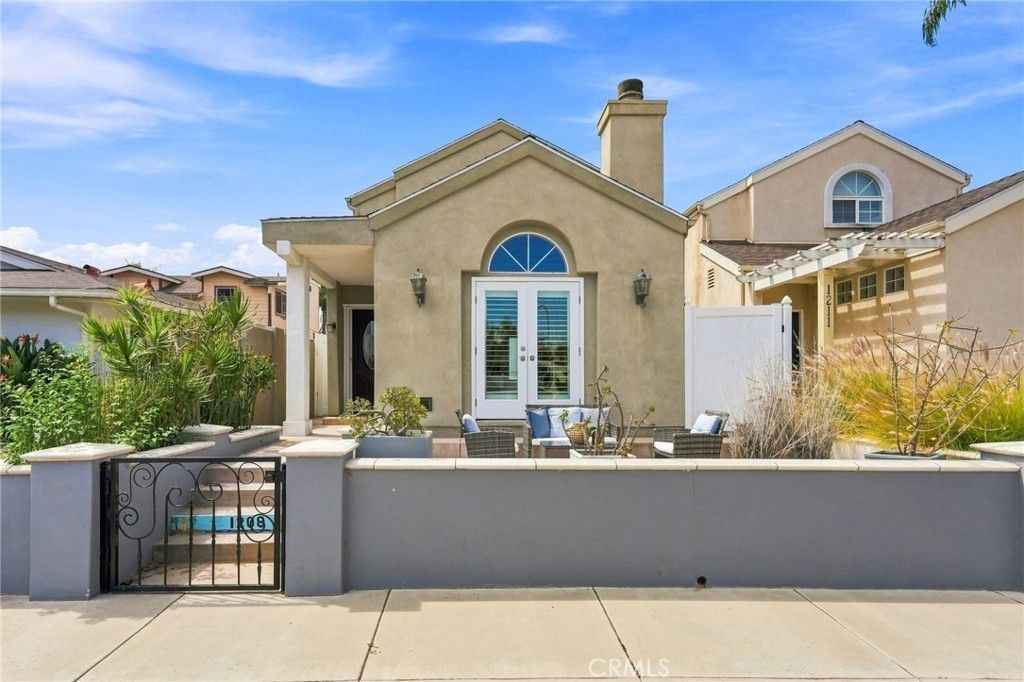 1209 Huntington Street, Huntington Beach