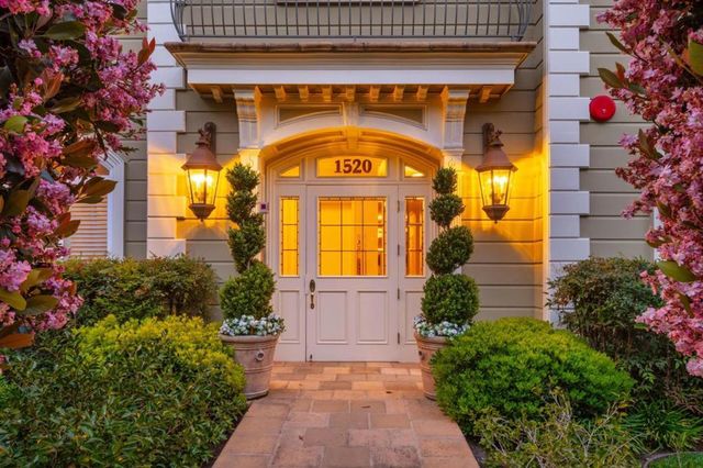 1520 Floribunda Avenue # 101, Burlingame