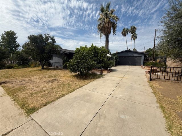 14917 Clymer, Los Angeles