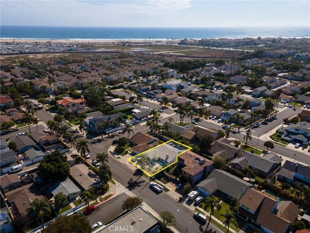 21241 Lochlea Lane, Huntington Beach
