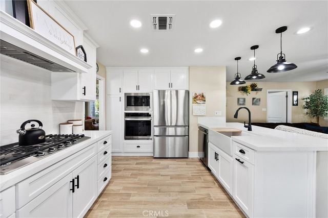 12008 Ernestina Court, Bakersfield