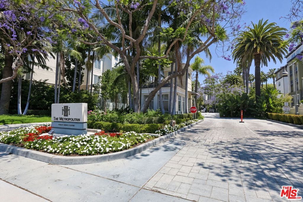 2233 Martin # 309, Irvine