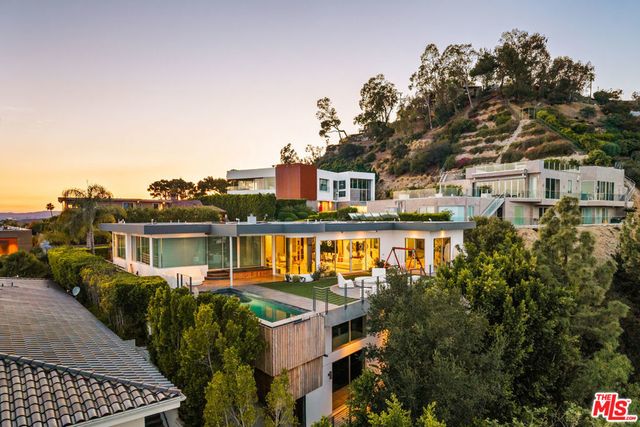 9353 Nightingale Drive, Los Angeles