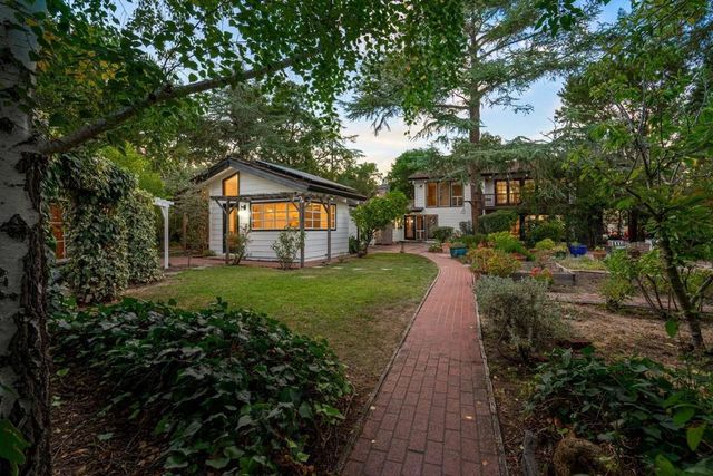 3655 La Calle Court, Palo Alto