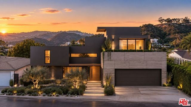 2453 Creston Way, Los Angeles