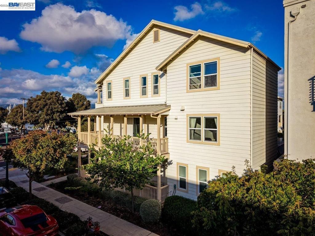 1826 Entrance Rd, Alameda
