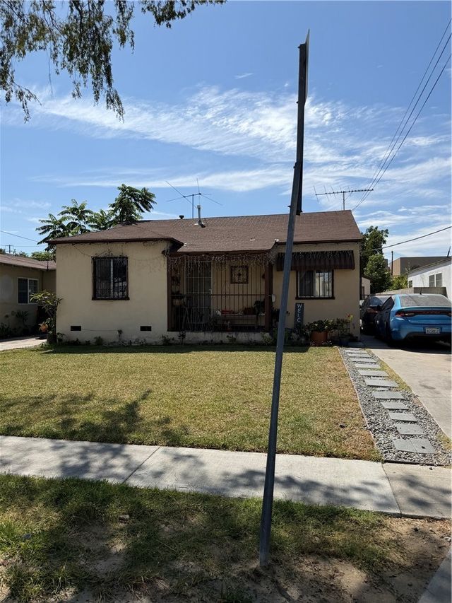 6139 Clarkson, Maywood