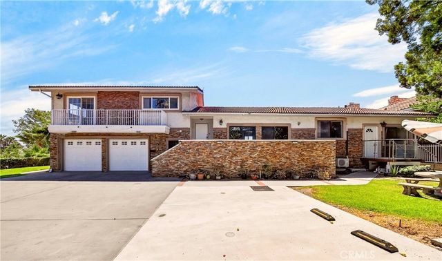 880 Gartel, Walnut