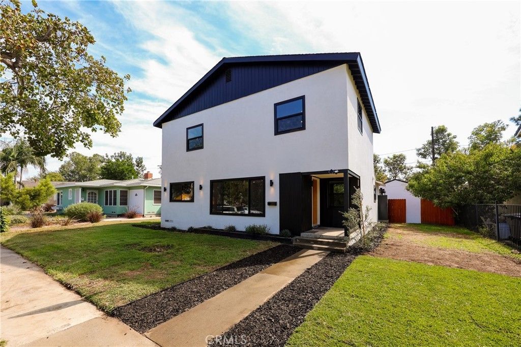 2409 N Hesperian Street, Santa Ana