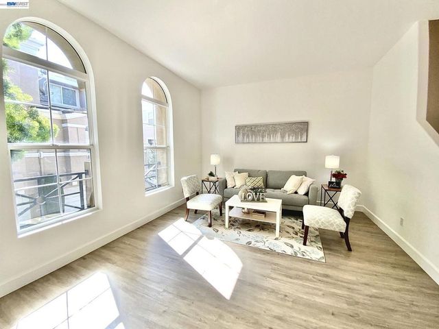 831 Heavenly Pl, Milpitas
