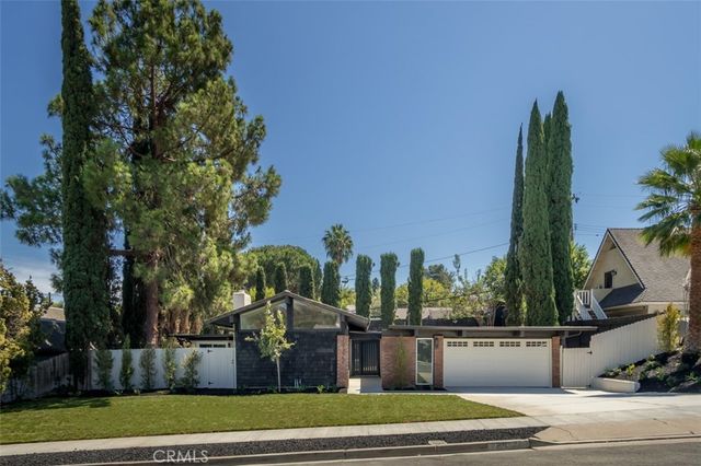19322 Saylor Terrace, North Tustin