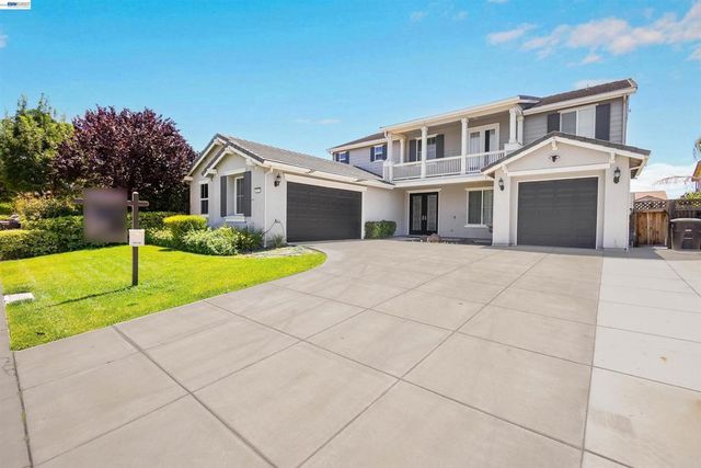 321 Myrtle Ln, Oakley