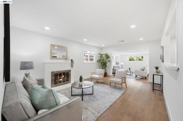 35458 Orleans Dr, Newark