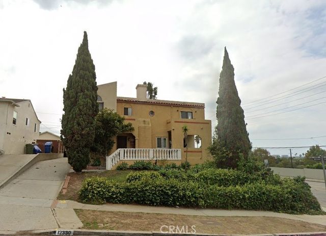12330 Stanwood, Los Angeles