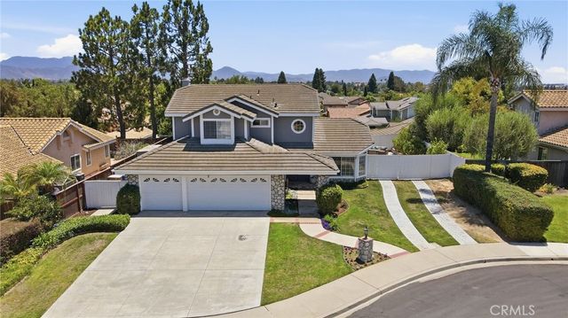 696 Corte Vina, Camarillo