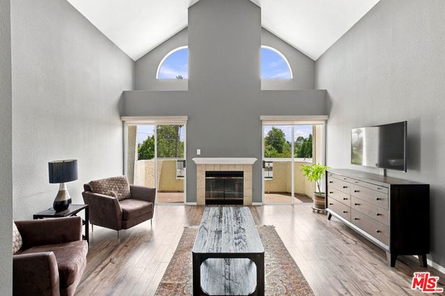 14347 Albers Street # 302, Los Angeles