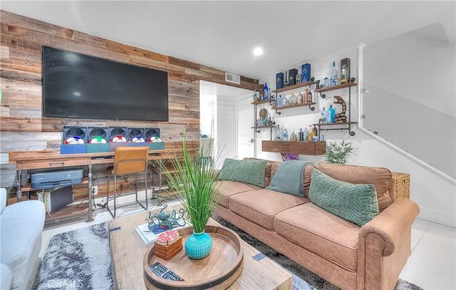 15906 Rowland, La Puente