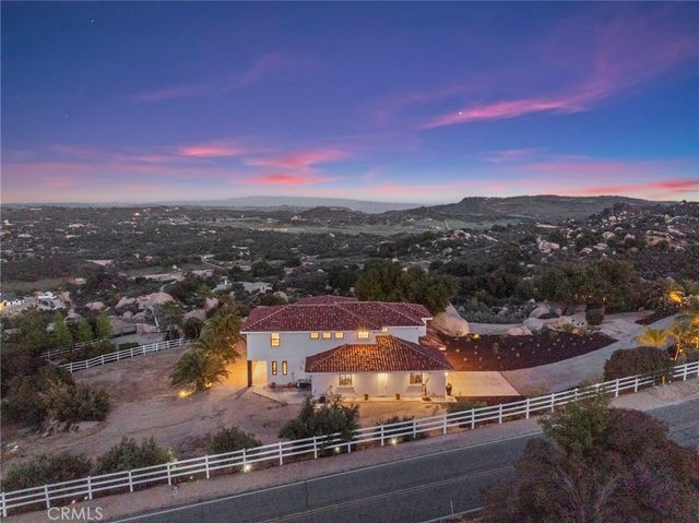 41950 Hacienda Dr, Murrieta
