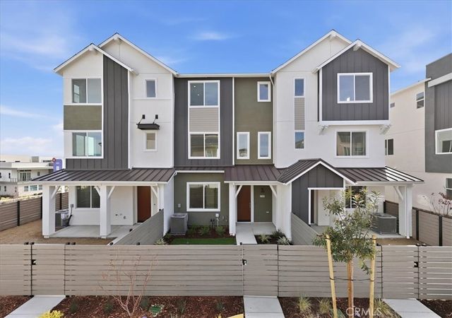27326 Seven Oaks Lane, Valencia