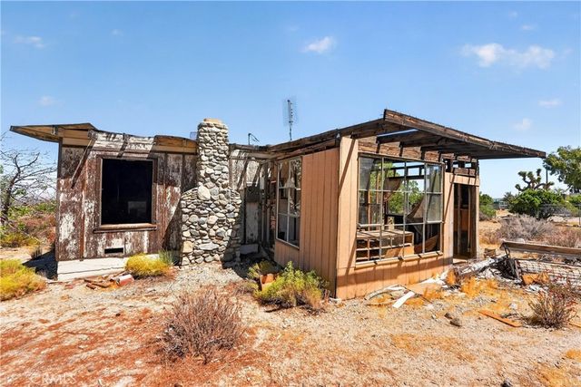 23503 E Avenue Z, Llano