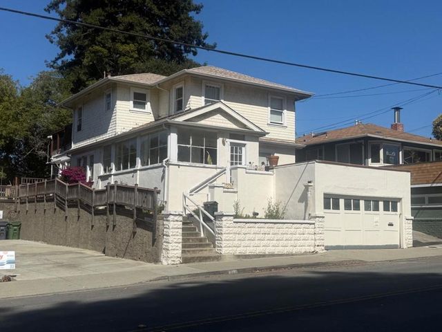 511 Capitola Avenue, Capitola