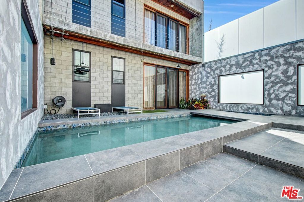 4182 Mcconnell Boulevard, Culver City