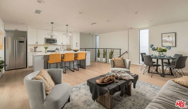 4136 3/4 Normal Avenue, Los Angeles