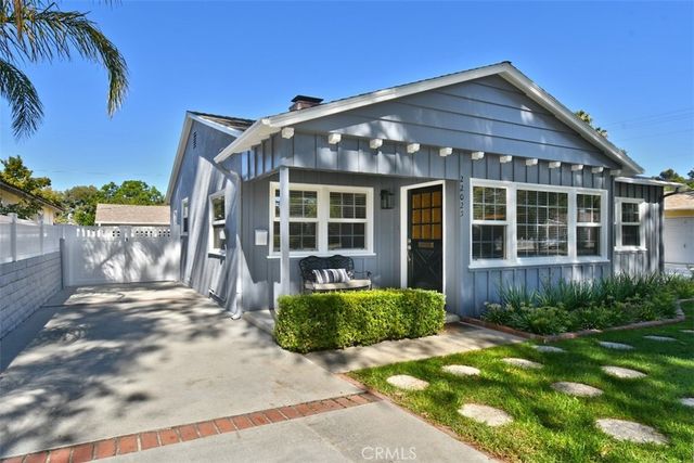 22025 De La Osa, Woodland Hills