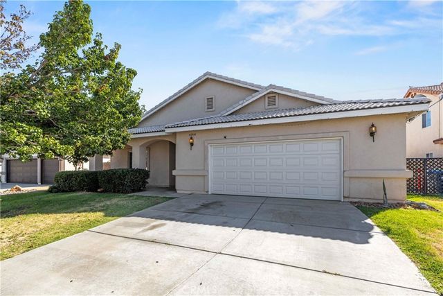 43934 Amy Court, Lancaster